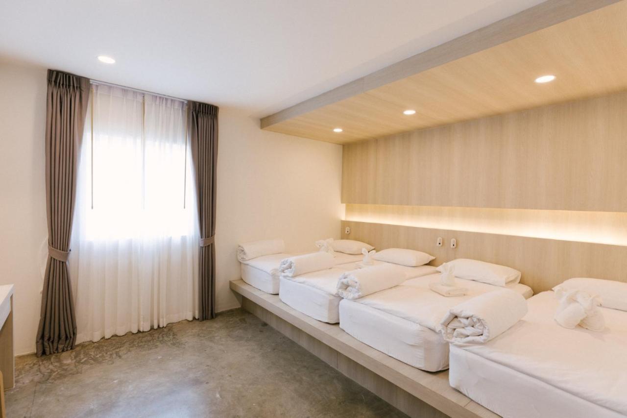 โรงแรม โรงแรมแนปปี้เนส 4*
