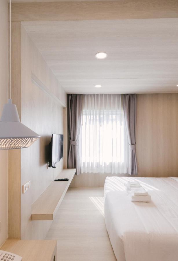โรงแรมแนปปี้เนส โรงแรม