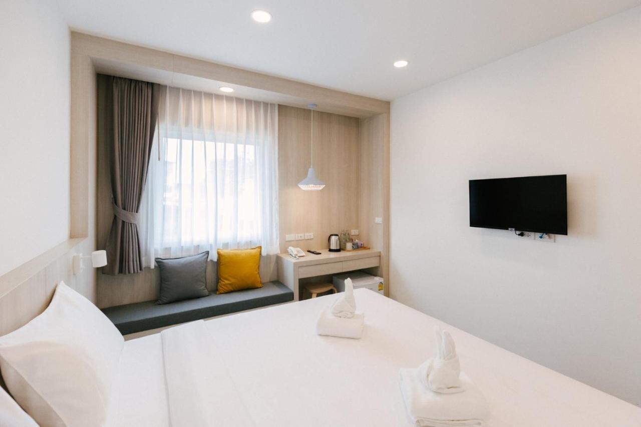 โรงแรม โรงแรมแนปปี้เนส 4*